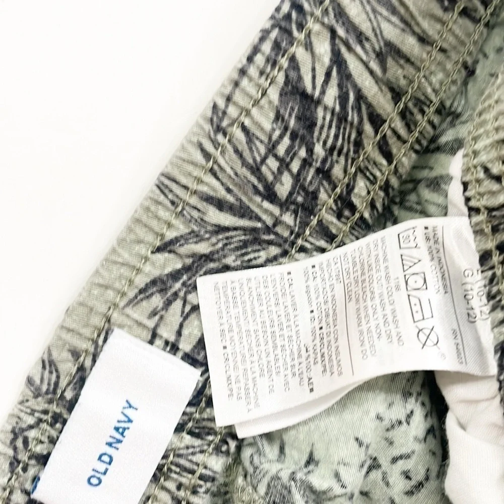 Old Navy boys pineapple print shorts